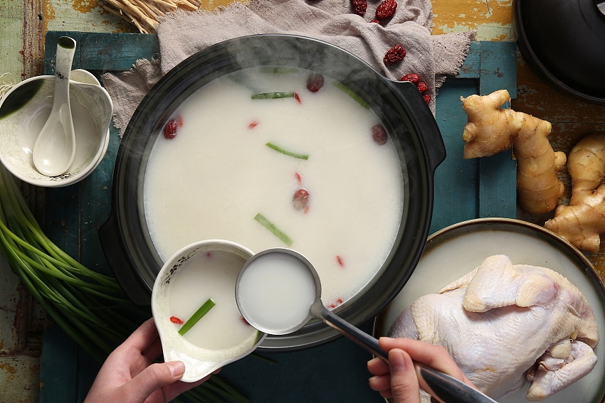 五指毛桃土鸡汤